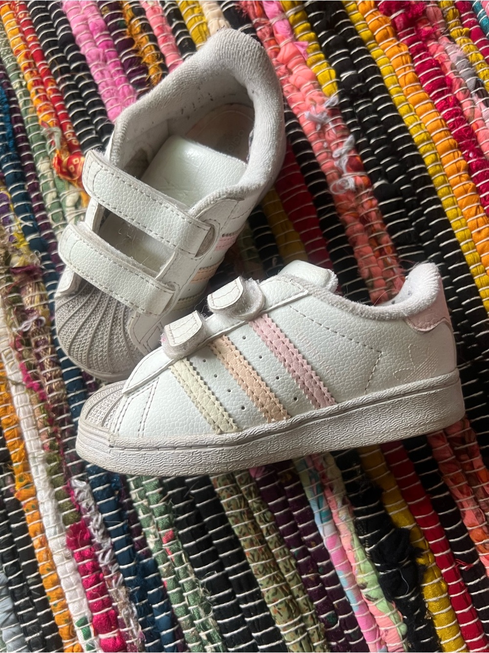 adidas White toddler Sneakers with Pink and Cream Stripes - Velcro